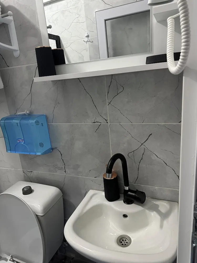 Economy Tek Büyük Yataklı Oda