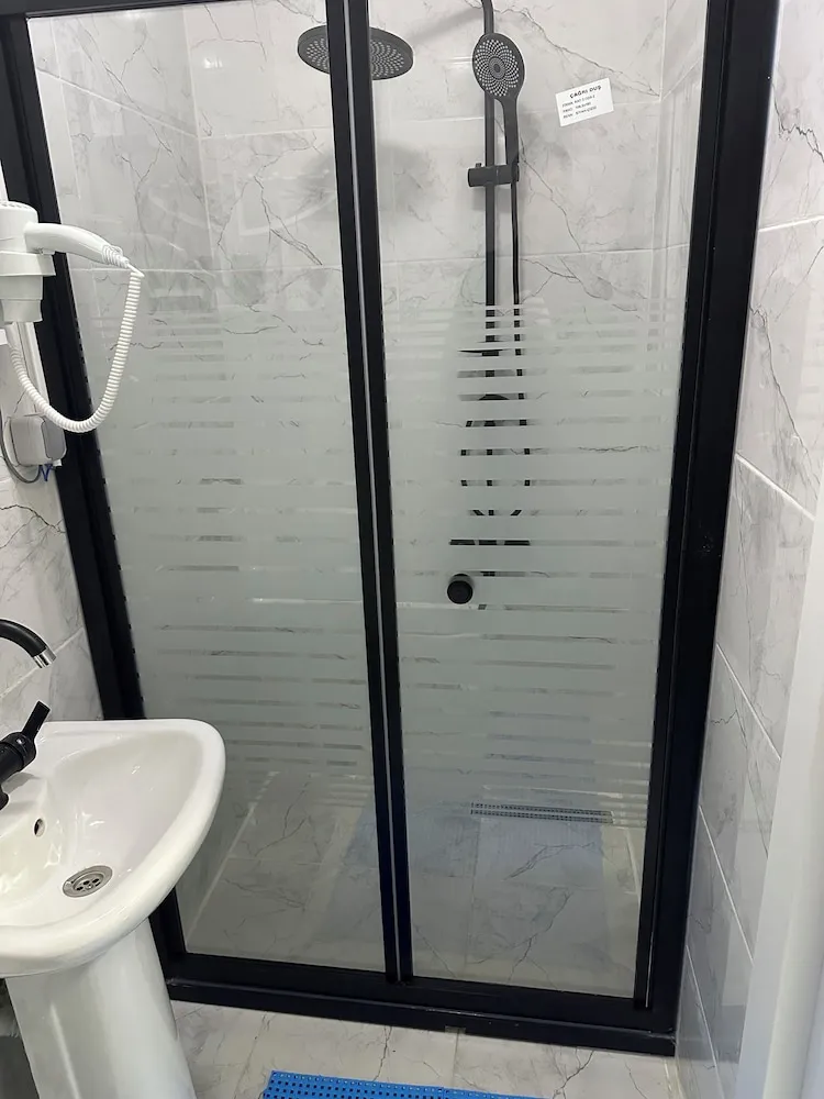 Economy Tek Büyük Yataklı Oda