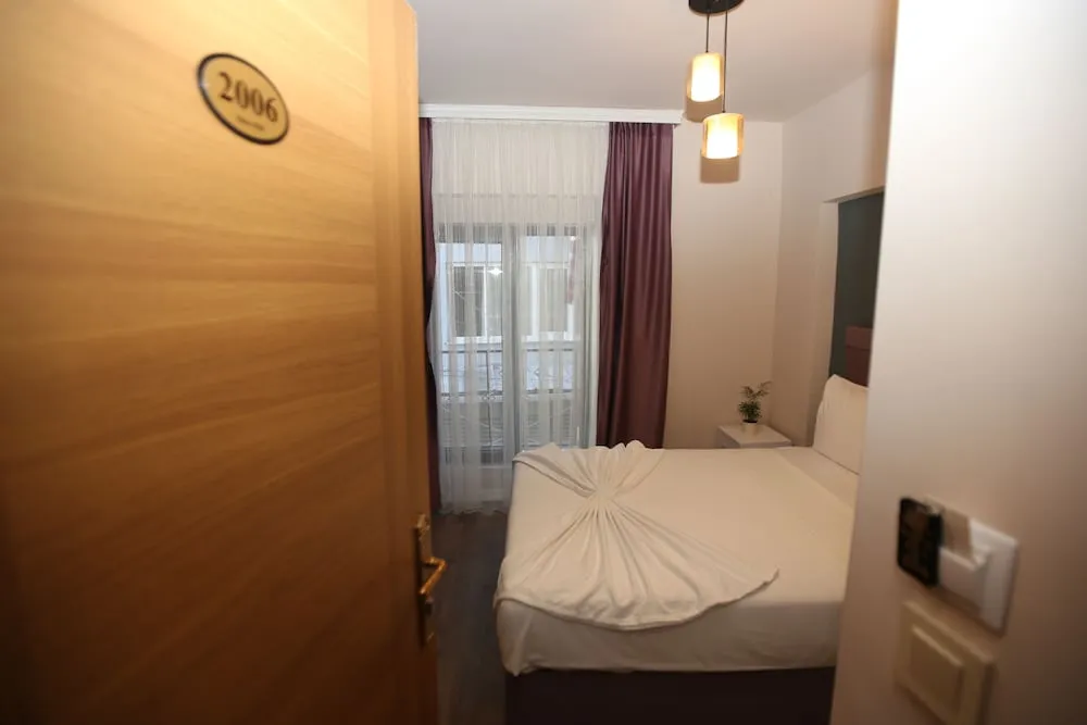 Standard Üç Kişilik Oda