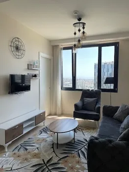 Yüksek Katta Şehir Manzaralı 1 Odalı Apart