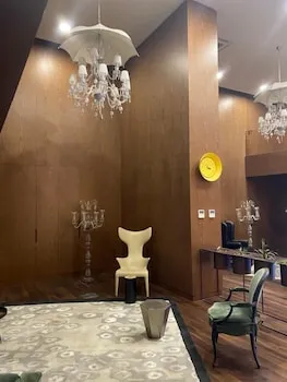 Yüksek Katta Şehir Manzaralı 1 Odalı Apart
