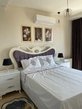 Yüksek Katta Şehir Manzaralı 1 Odalı Apart