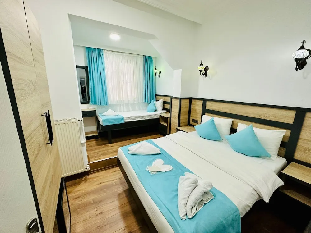 Classic Üç Kişilik Oda