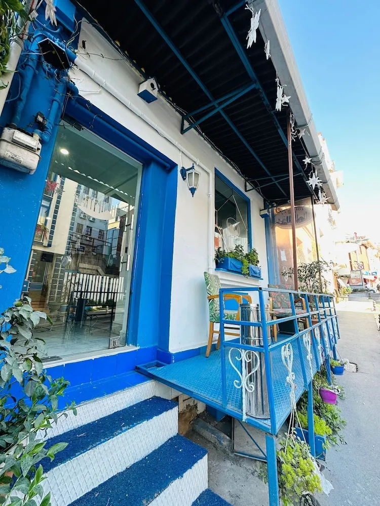 Konaklama yerinin ön cephesi