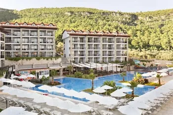 Ramada Resort by Wyndham Akbük