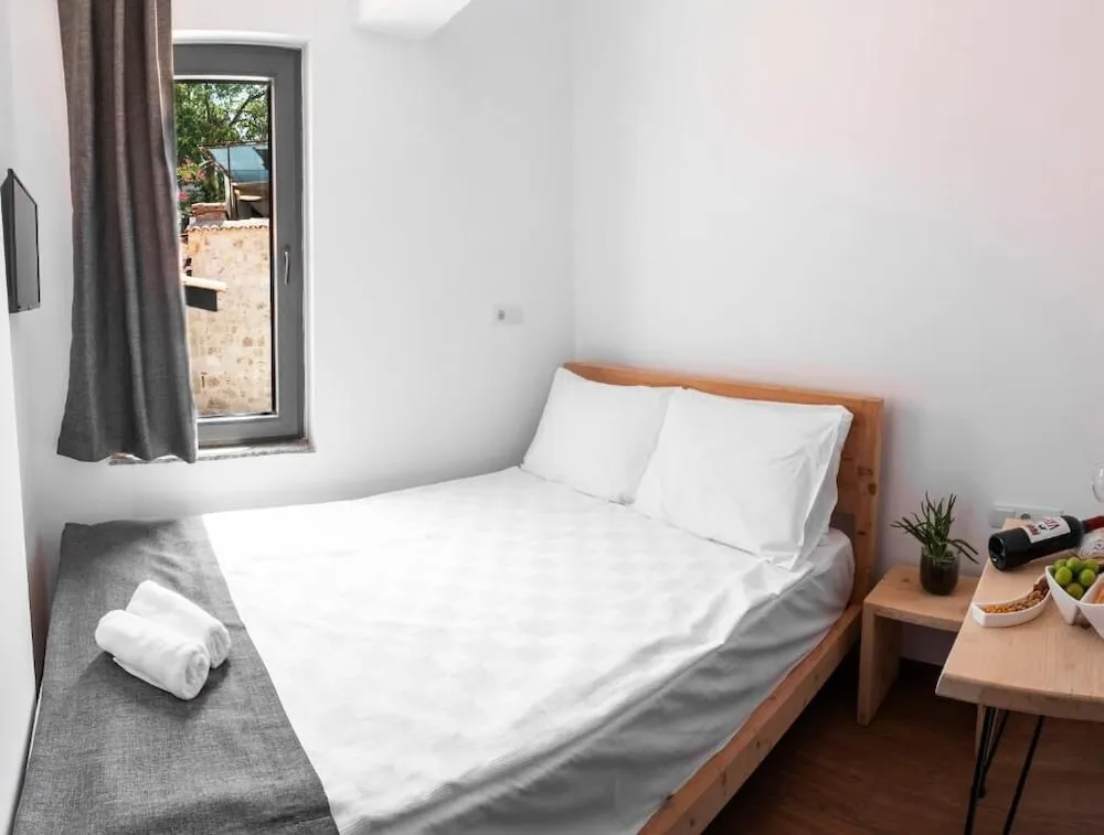 Comfort Tek Büyük veya İki Ayrı Yataklı Oda