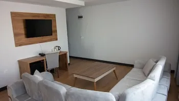 Lake Life Hotel