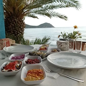 SunSea Karaöz
