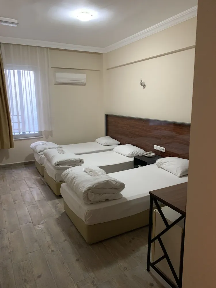 Standard Üç Kişilik Oda