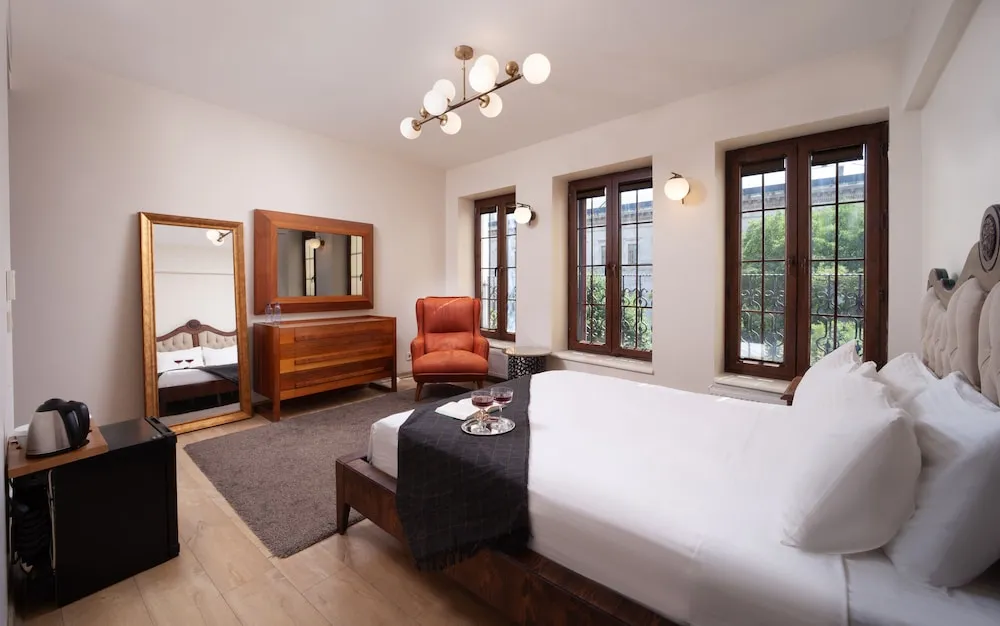 Deluxe Double Room with Brick Wall