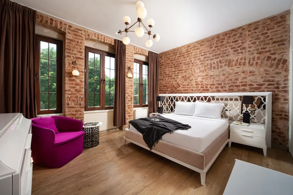 Deluxe Double Room with Brick Wall