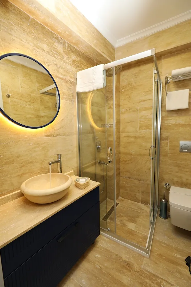 Standard Tek Büyük Yataklı Oda