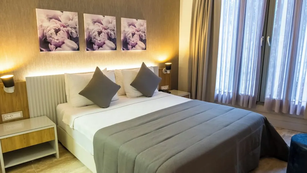 Standard Tek Büyük Yataklı Oda