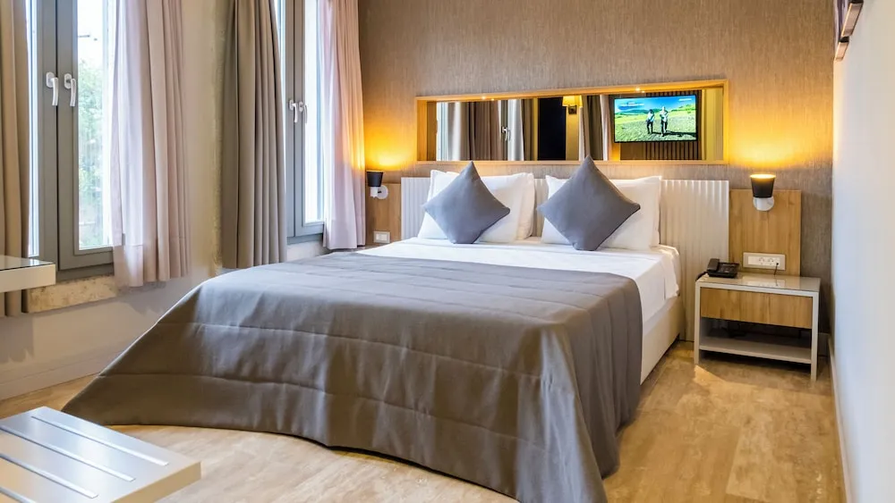 Standard Tek Büyük Yataklı Oda