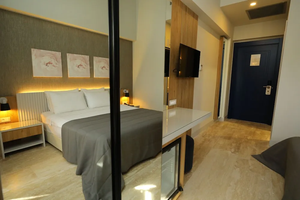 Standard Tek Büyük Yataklı Oda