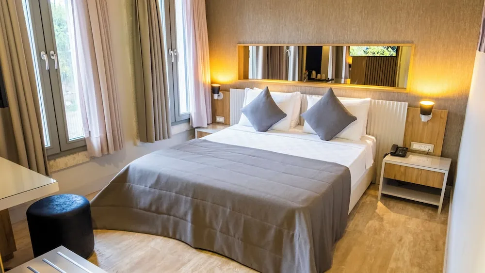 Standard Tek Büyük Yataklı Oda