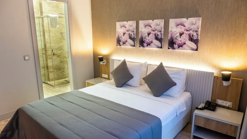 Standard Tek Büyük Yataklı Oda