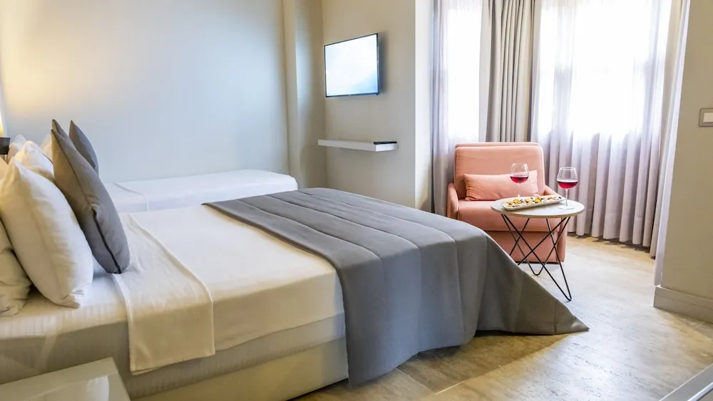 Deluxe Üç Kişilik Oda