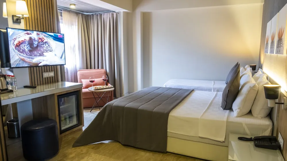 Deluxe Üç Kişilik Oda