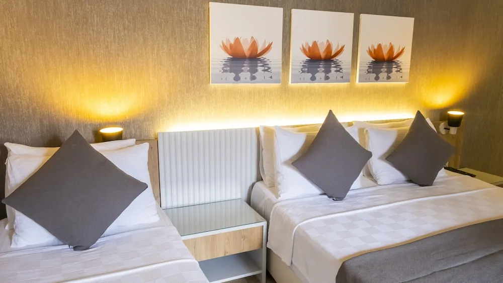 Deluxe Üç Kişilik Oda