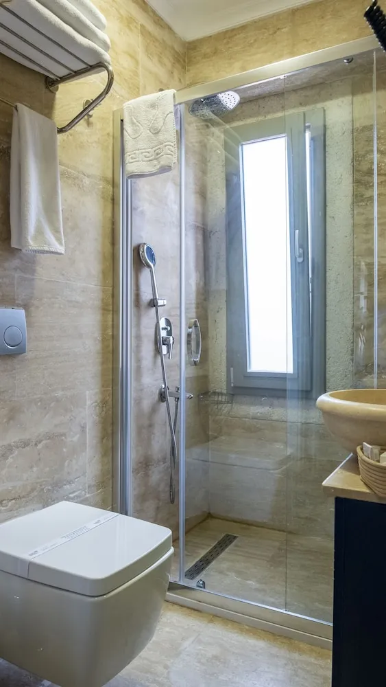 Deluxe Üç Kişilik Oda