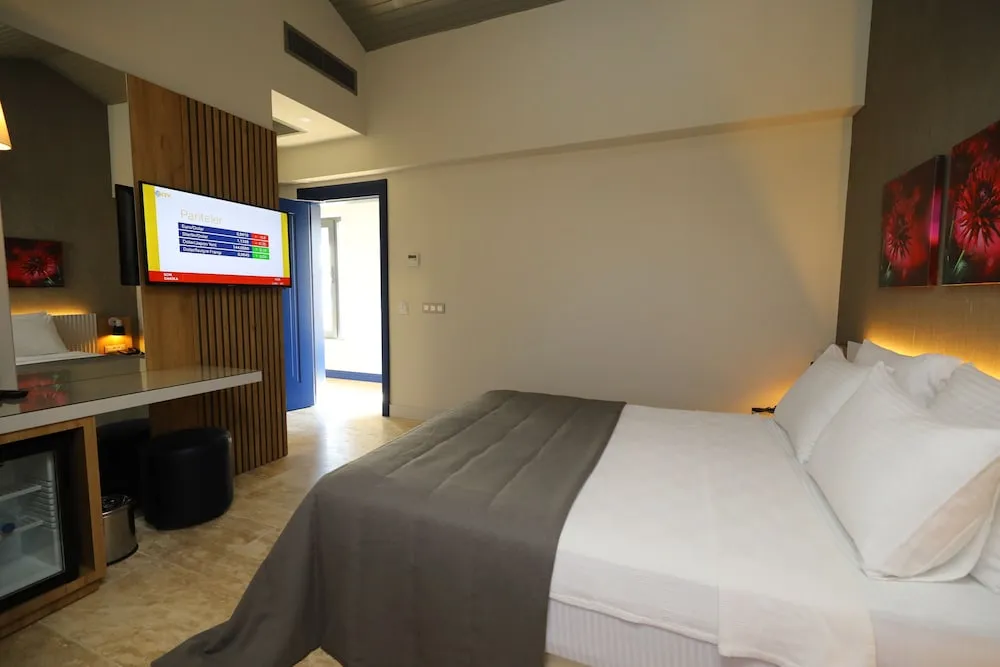 Deluxe Tek Büyük Yataklı Oda