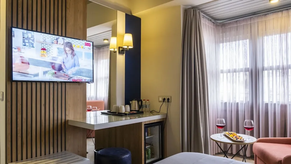 Deluxe Tek Büyük Yataklı Oda