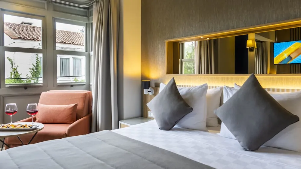 Deluxe Tek Büyük Yataklı Oda