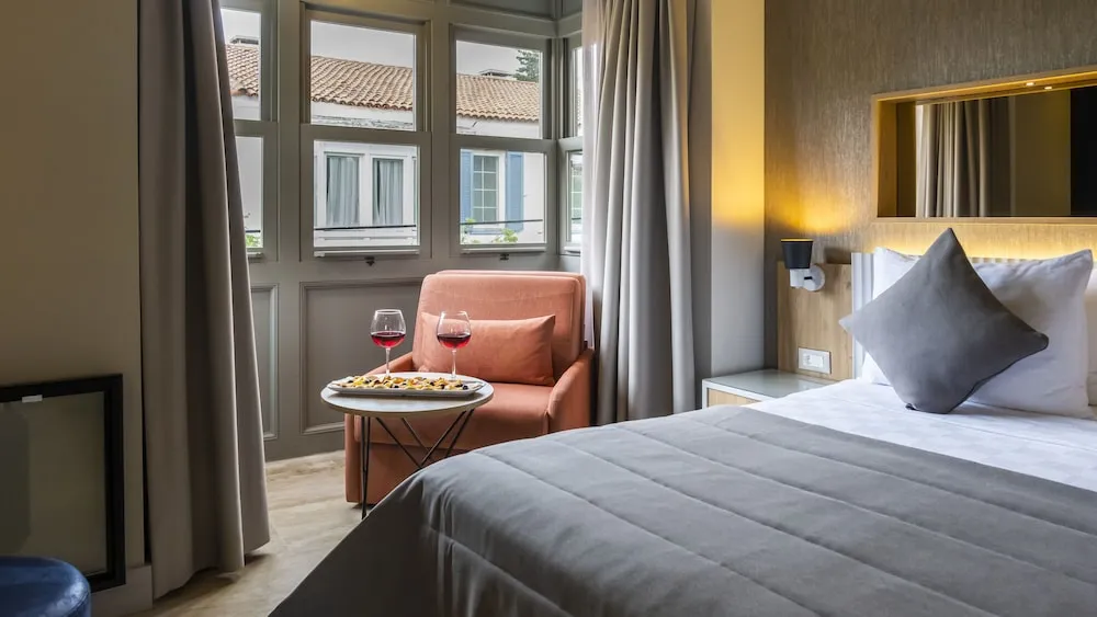 Deluxe Tek Büyük Yataklı Oda