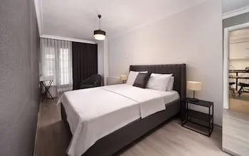 Etiz Hotels & Residences