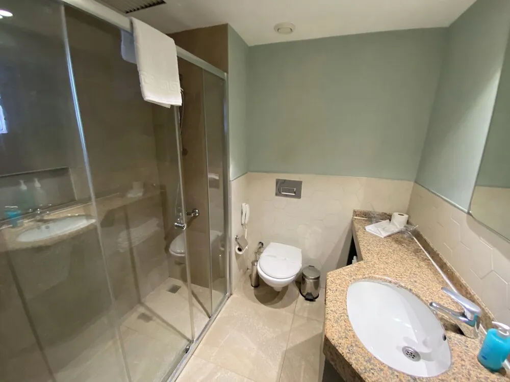 Club Economy Room