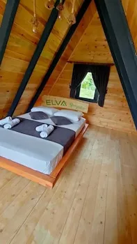 Elva Bungalov