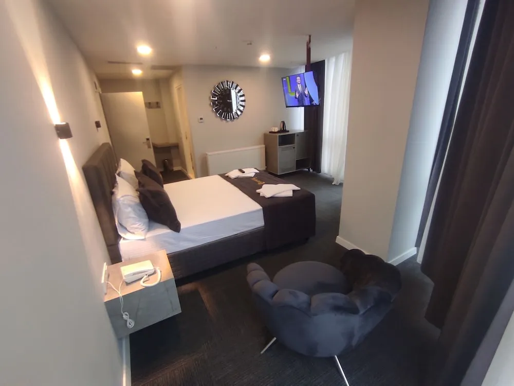 Standard Tek Büyük Yataklı Oda, Kanal Manzaralı