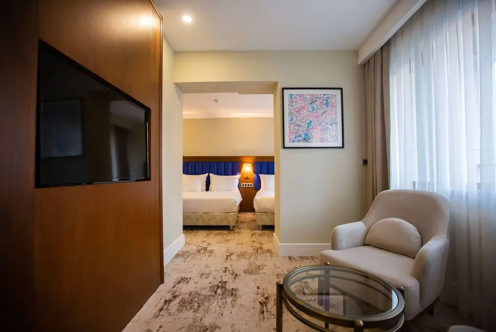 Premium Oda, Sigara İçilmez, Balkon (1 King Bed, 1 Single Bed, Pool View)
