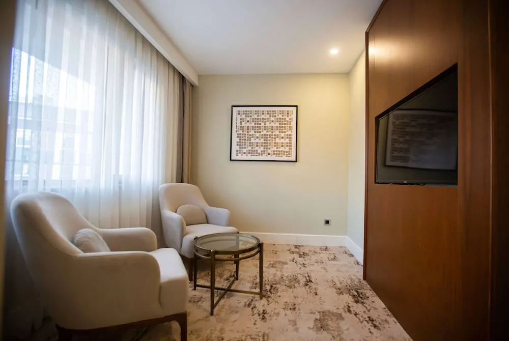 Family Süit, Balkon, Havuz Manzaralı (1 Kingbed, 1 Single Bed)
