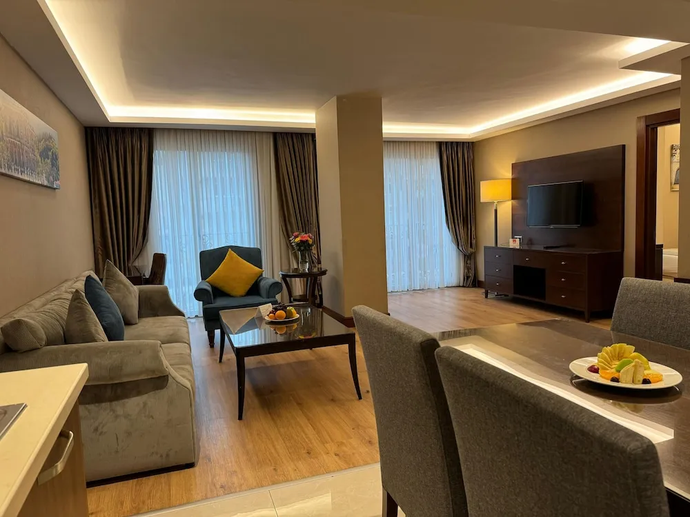 One Bedroom Twin Suite Room