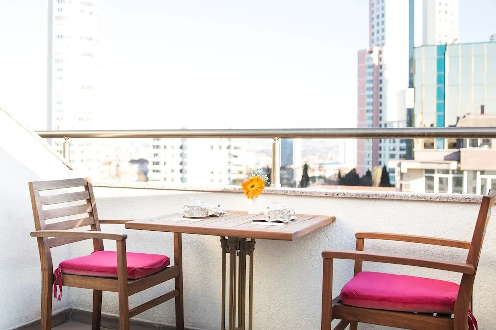 Terrace Queen Room