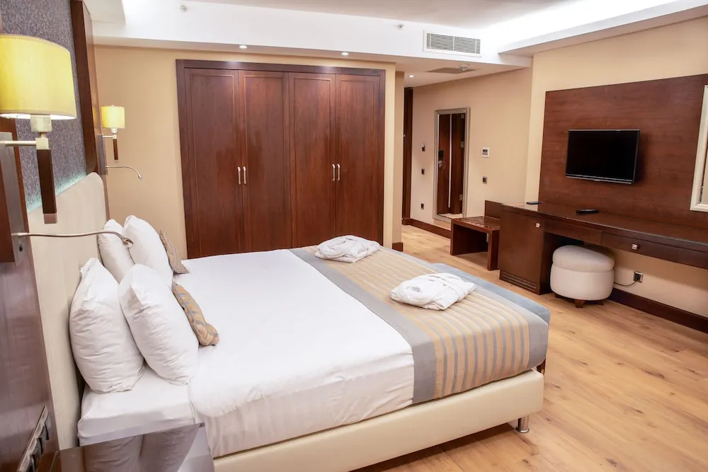 Superior King Room