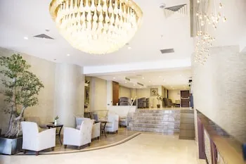 Grand Aras Hotel & Suites