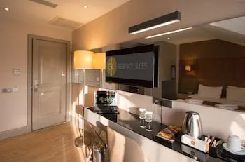 GK Regency Suites