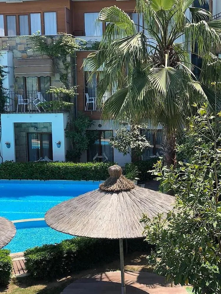Standard Tek Büyük Yataklı Oda, Havuz Kullanımı