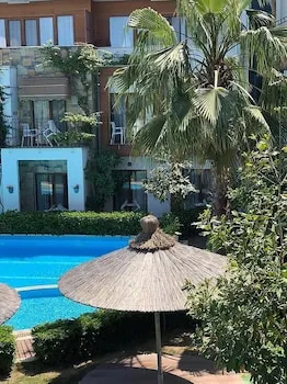 Liona Hotel
