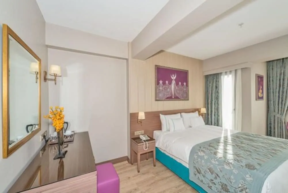 Deluxe Tek Büyük Yataklı Oda