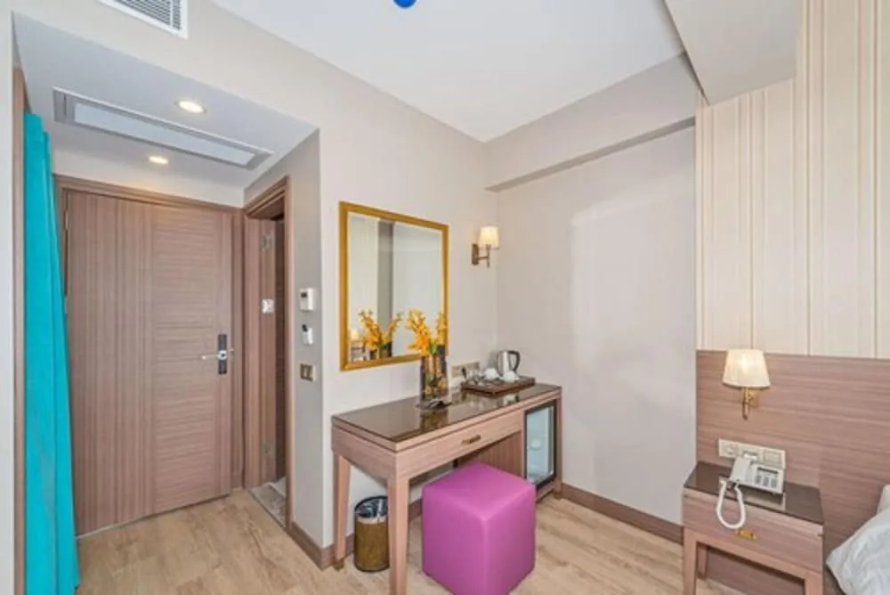 Deluxe Tek Büyük Yataklı Oda