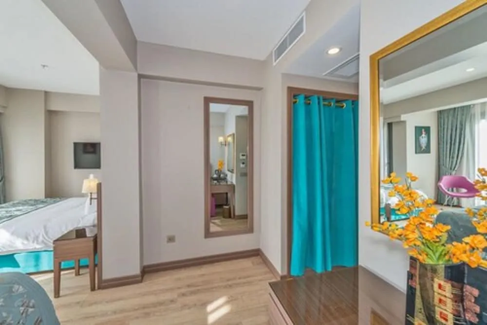 Deluxe Tek Büyük Yataklı Oda