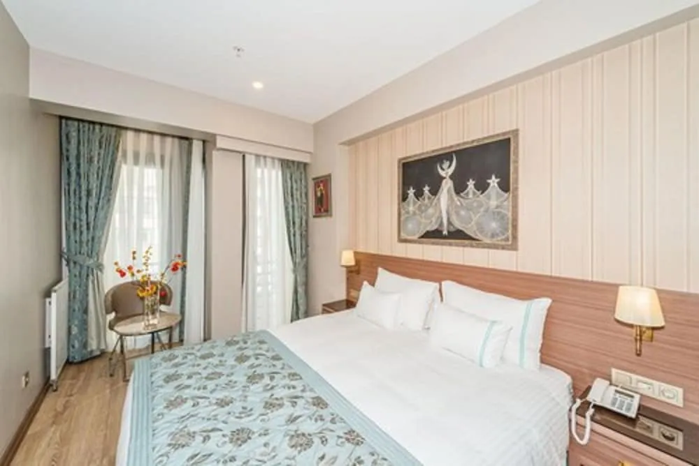 Deluxe Tek Büyük Yataklı Oda