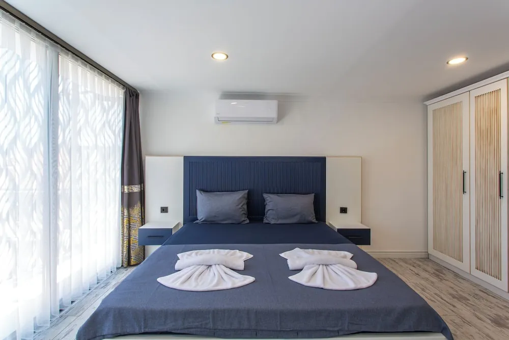 Junior Tek Büyük Yataklı Oda