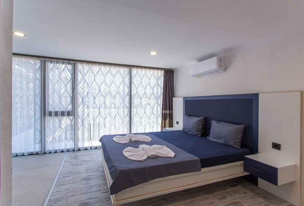 Junior Tek Büyük Yataklı Oda