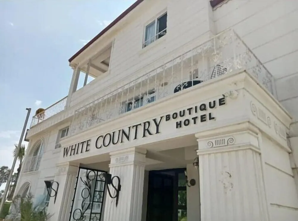 White Country Boutique Hotel