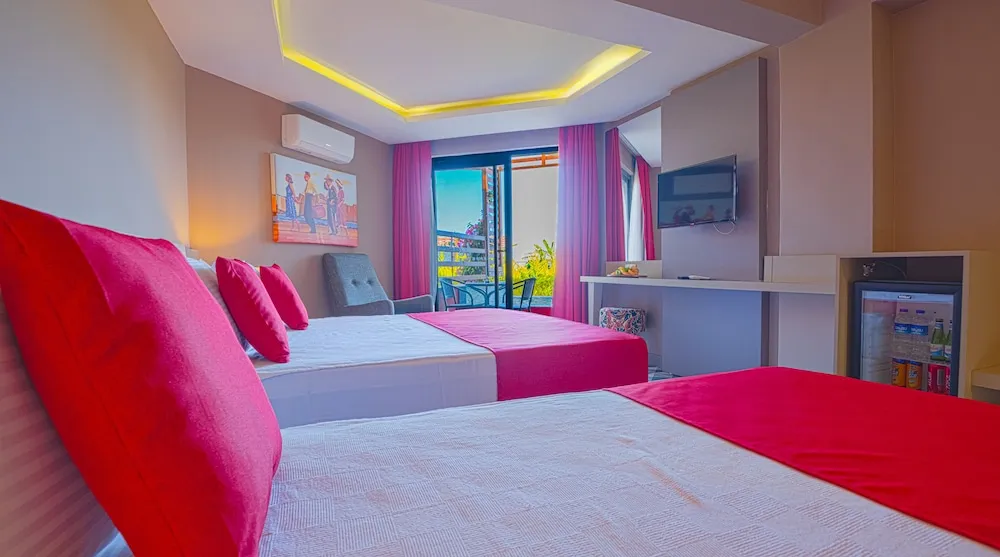 Comfort Tek Büyük veya İki Ayrı Yataklı Oda